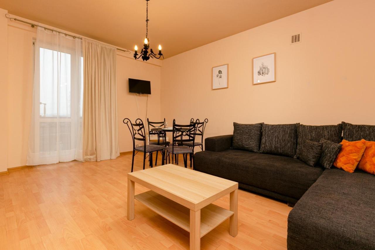 Wola Apartment With Balcony & Close To Metro By Noclegi Renters Varsóvia Exterior foto
